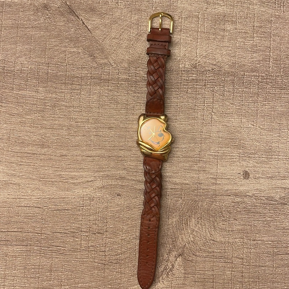 Vintage Disney Timex with Pooh Face and Leather Band